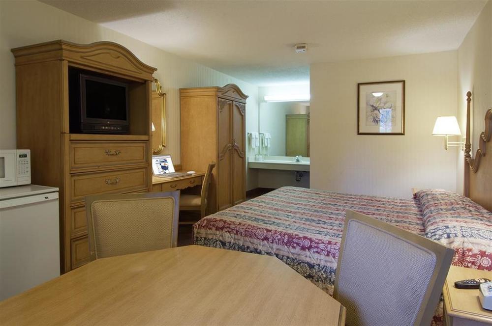 Rodeway Inn Columbus Oda fotoğraf